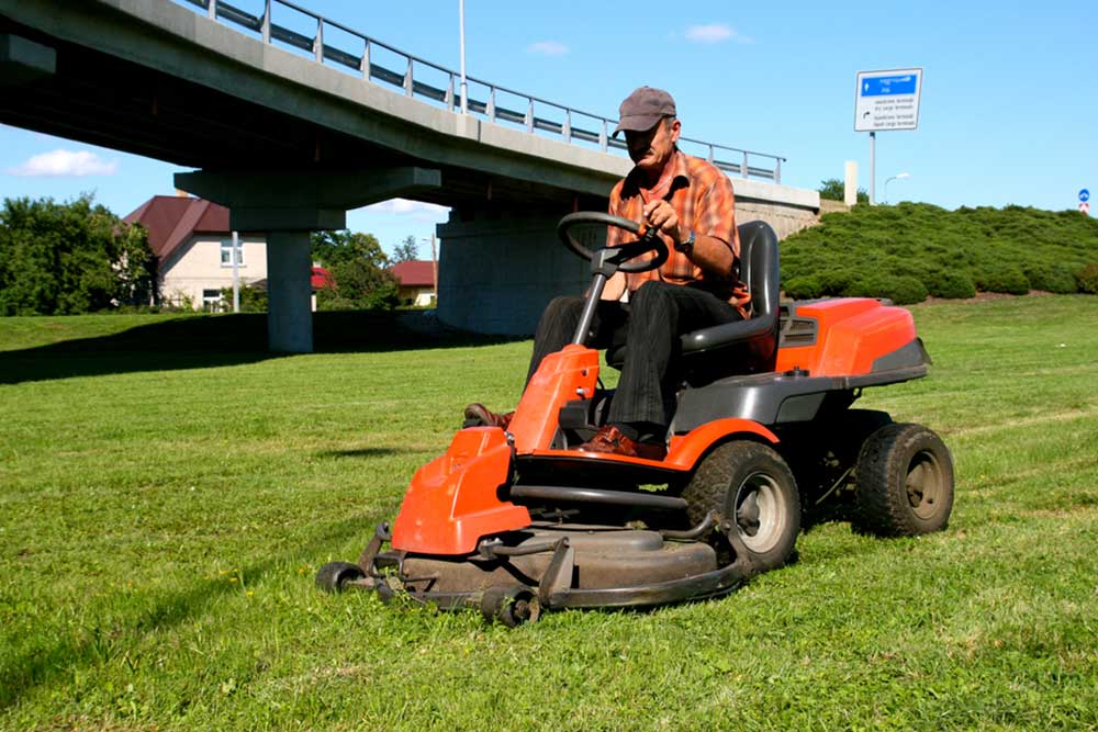 Basic Things to Know about Riding Mowers