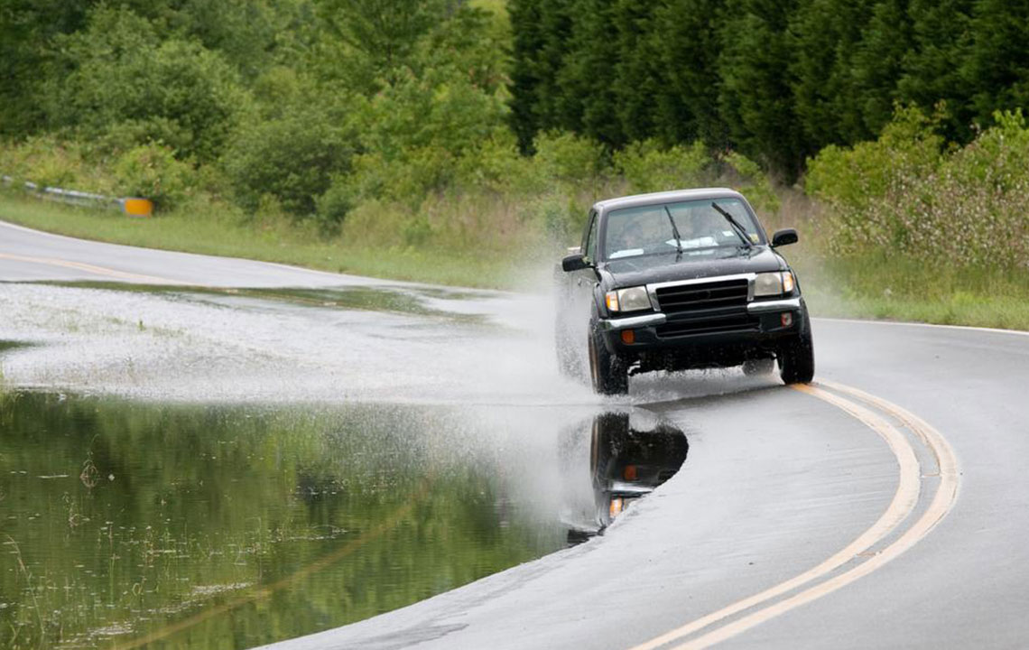 Ford F150 Truck-V8 vs V6