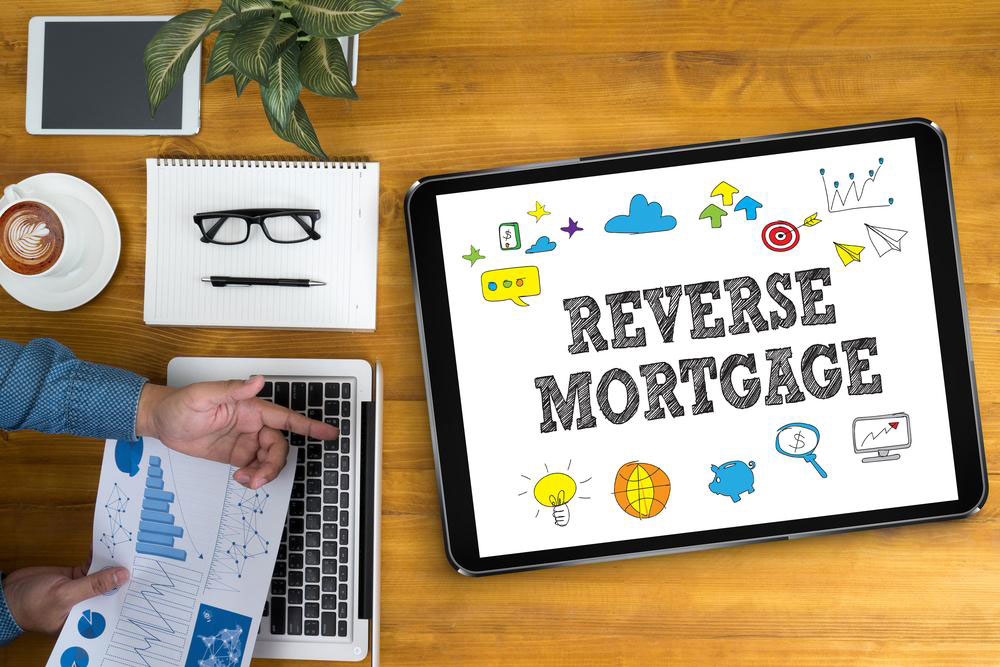 Pros and cons of reverse mortgages for seniors