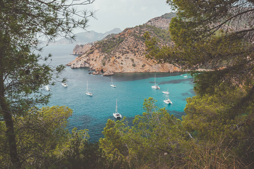 Majorca Travel Guide &#8211; Tips for Booking Flights and Stays